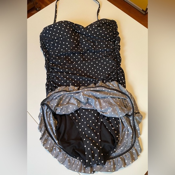 Retro Polka Dot One-Piece Black and White Swimsuit - Picture 4 of 6